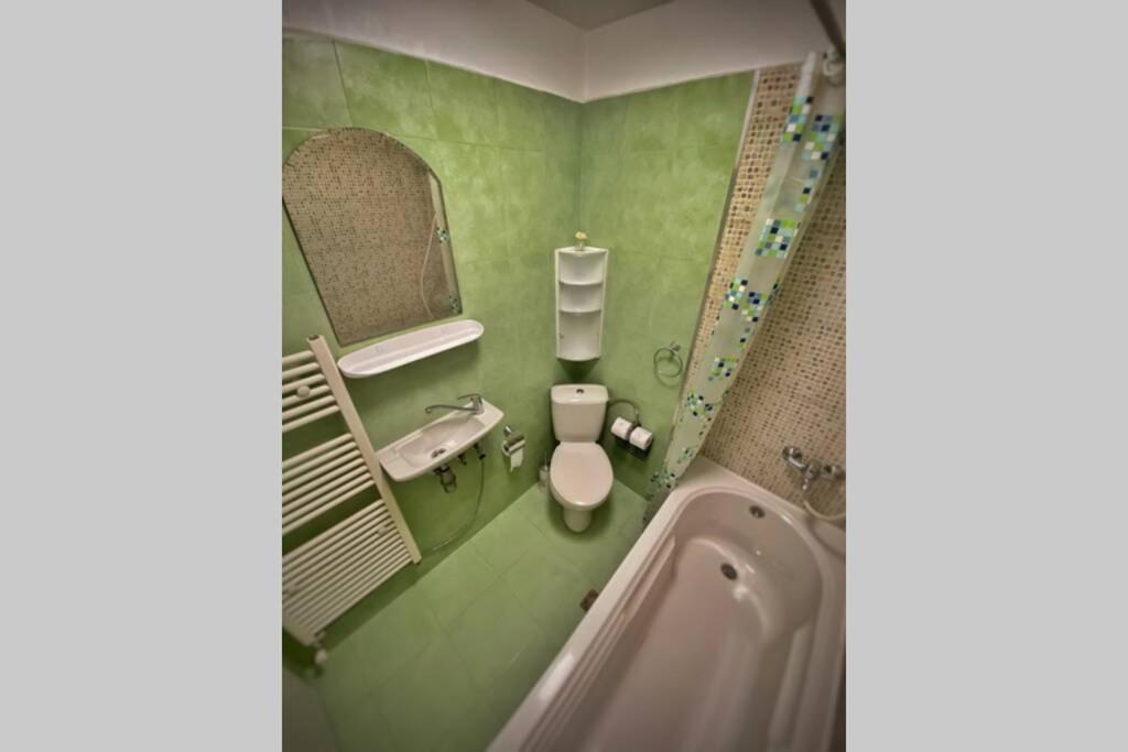 The Secret Lodge- New With Private Garage, Entire House Veliko Turnovo Bagian luar foto