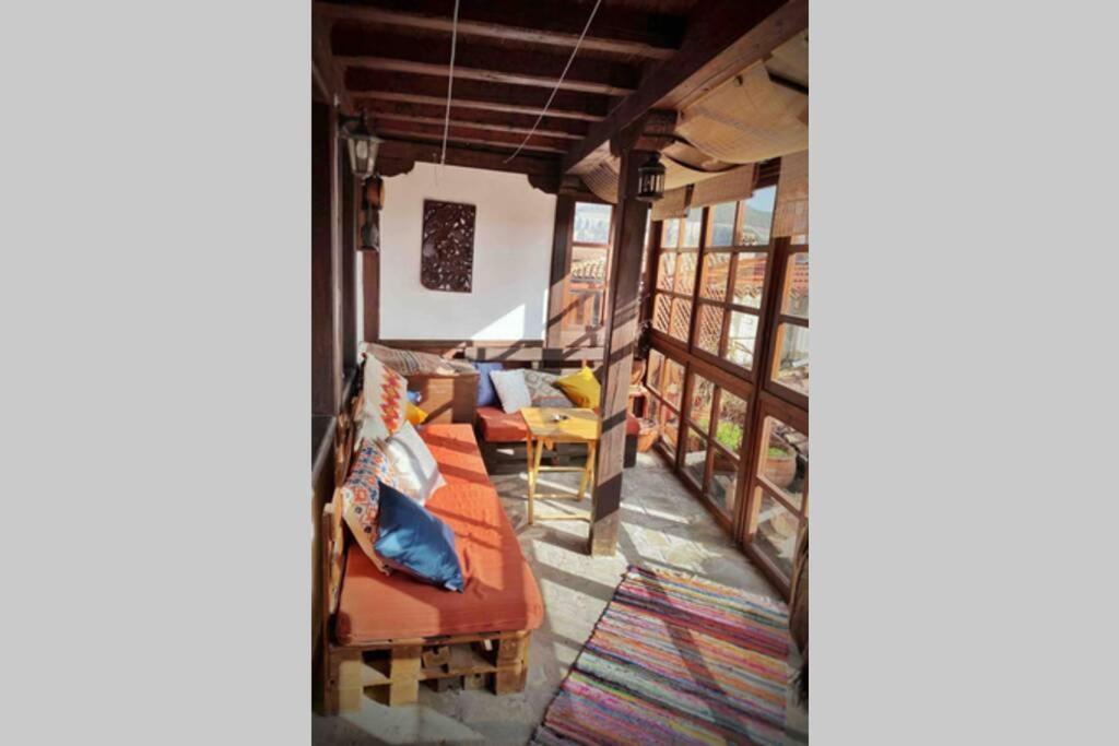 The Secret Lodge- New With Private Garage, Entire House Veliko Turnovo Bagian luar foto